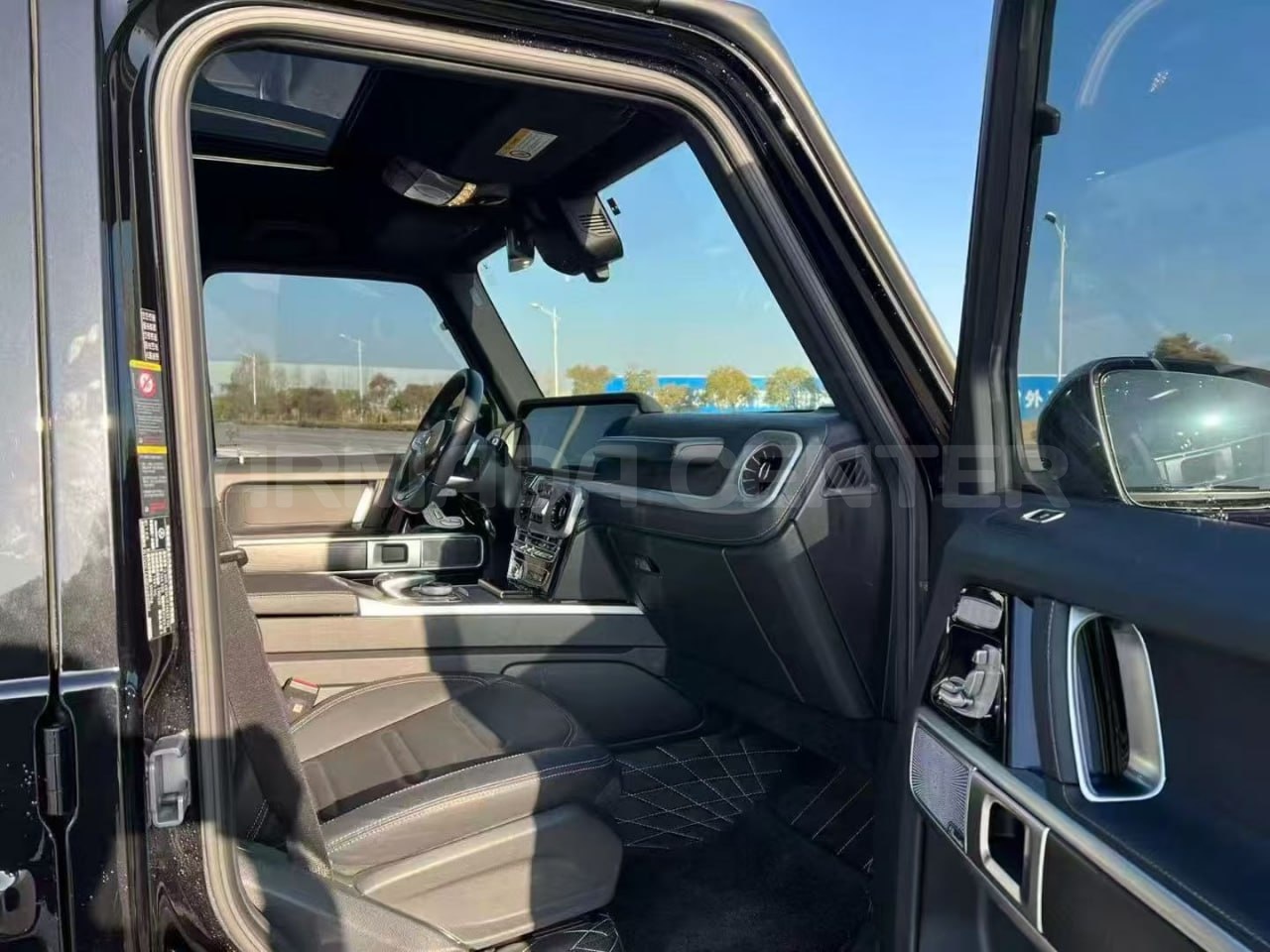 Mercedes-Benz G350 2.0T 250HP 4WD 2023 More View