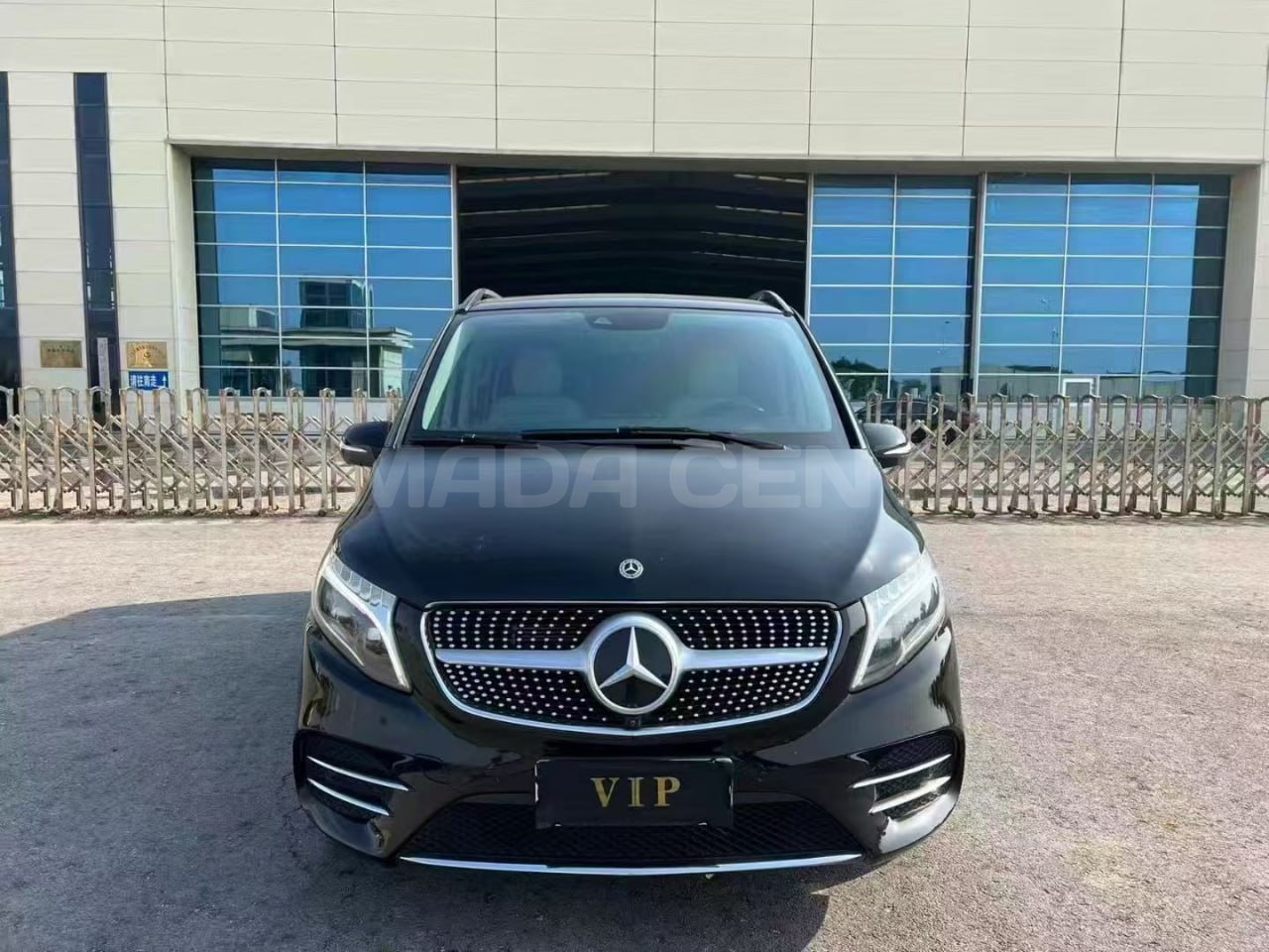 Mercedes-Benz V260 Long Wheelbase Luxury Edition