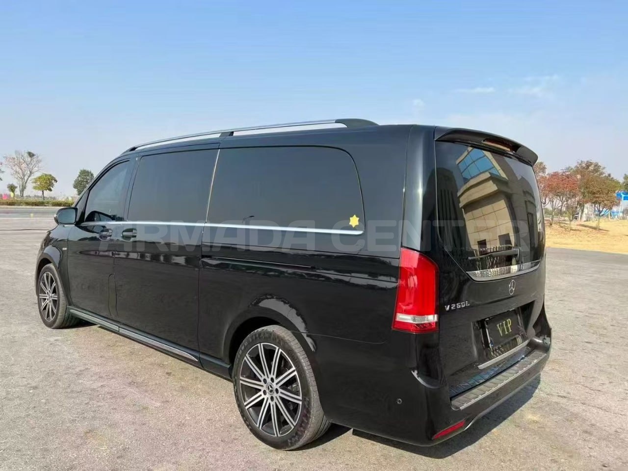 Mercedes-Benz V260 Long Wheelbase Luxury Edition Interior