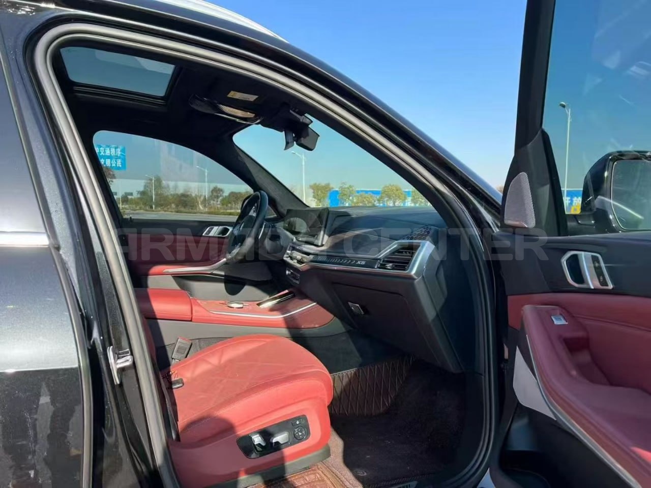 BMW X5 xDrive 40Li M Sport Night Package Detail View 3