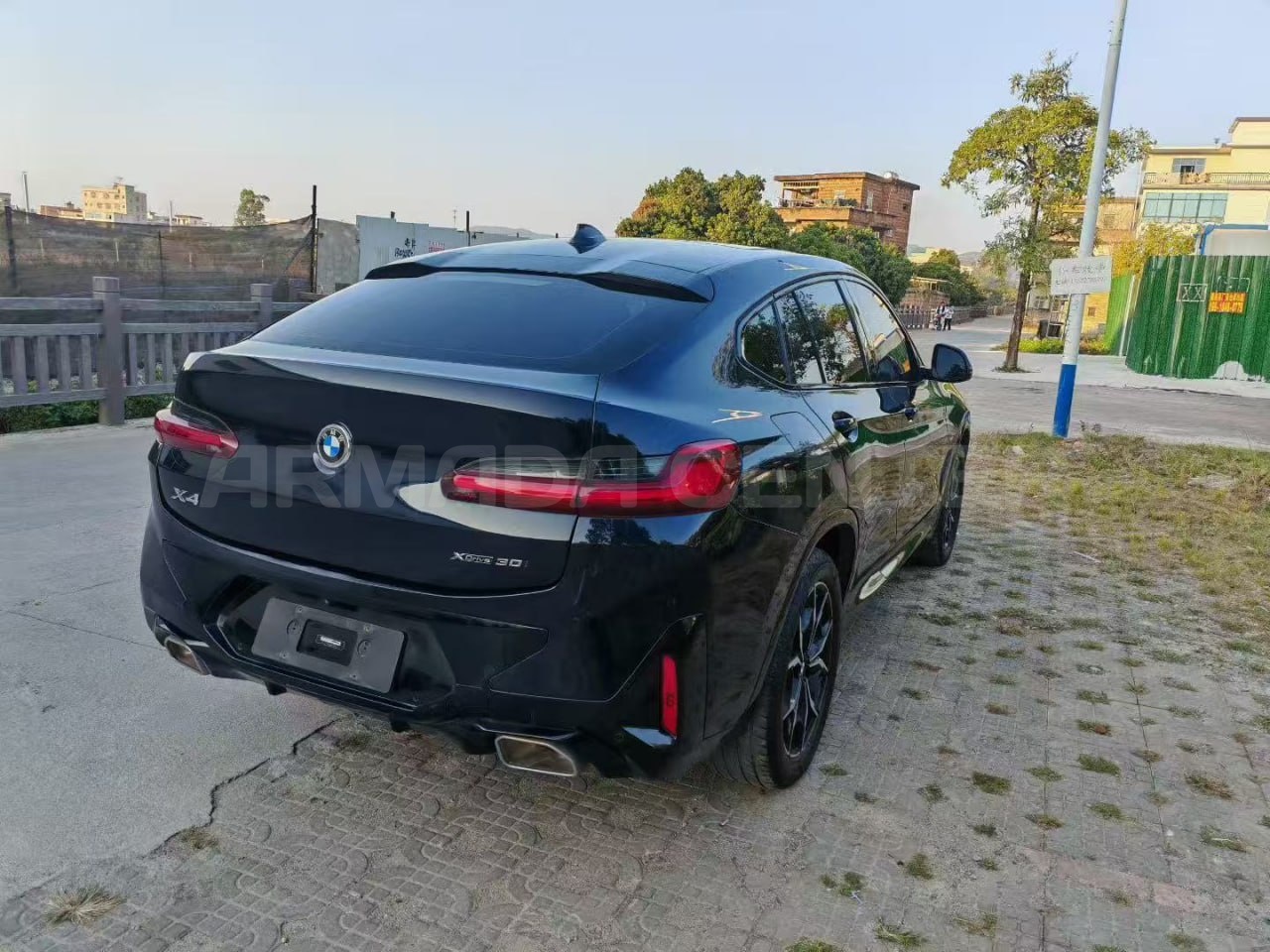 BMW X4 xDrive 25i M Sport Package 2022 Additional View