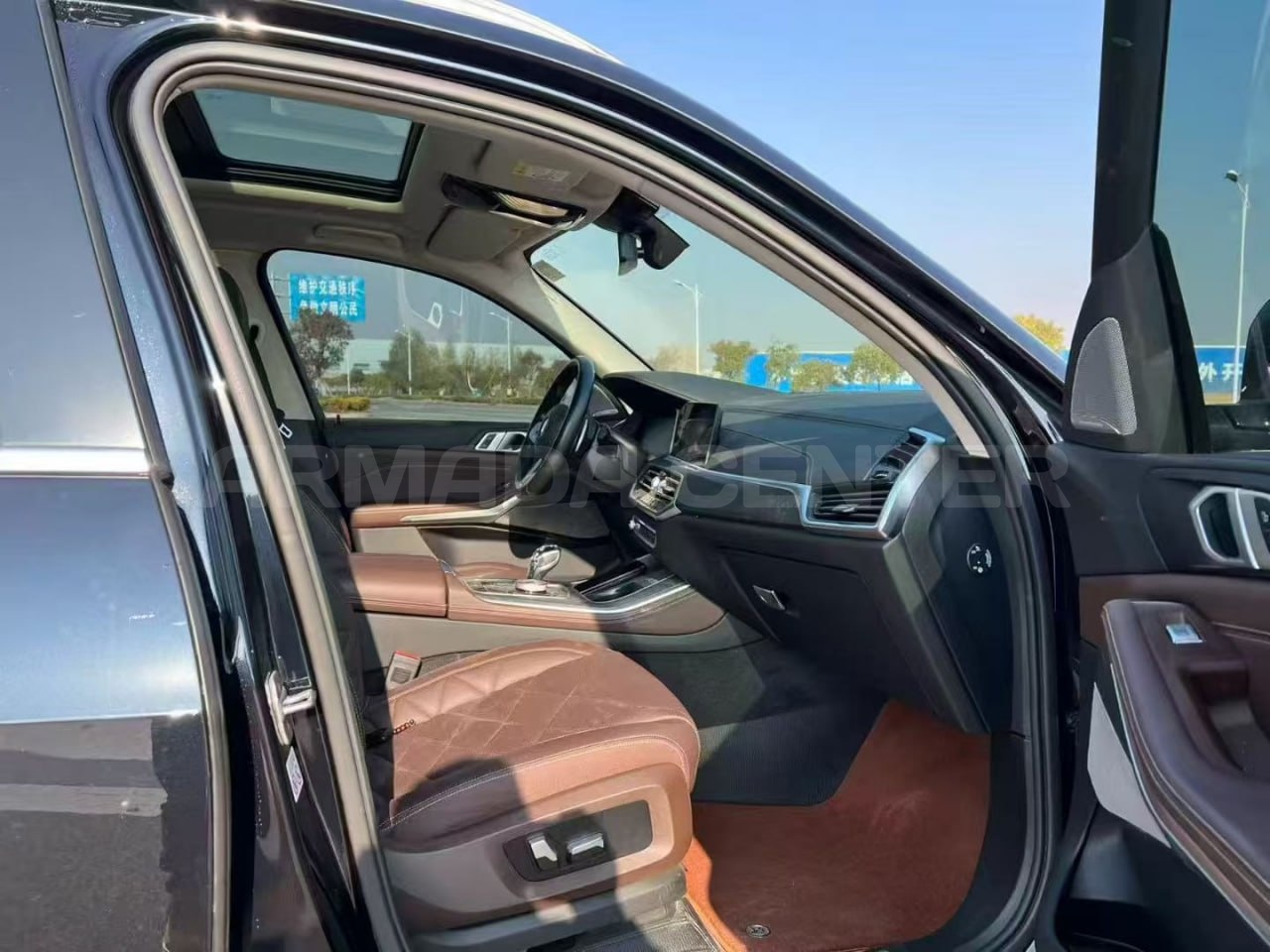 BMW X5 xDrive30Li Premium M Sport Package 2023 Additional View 2