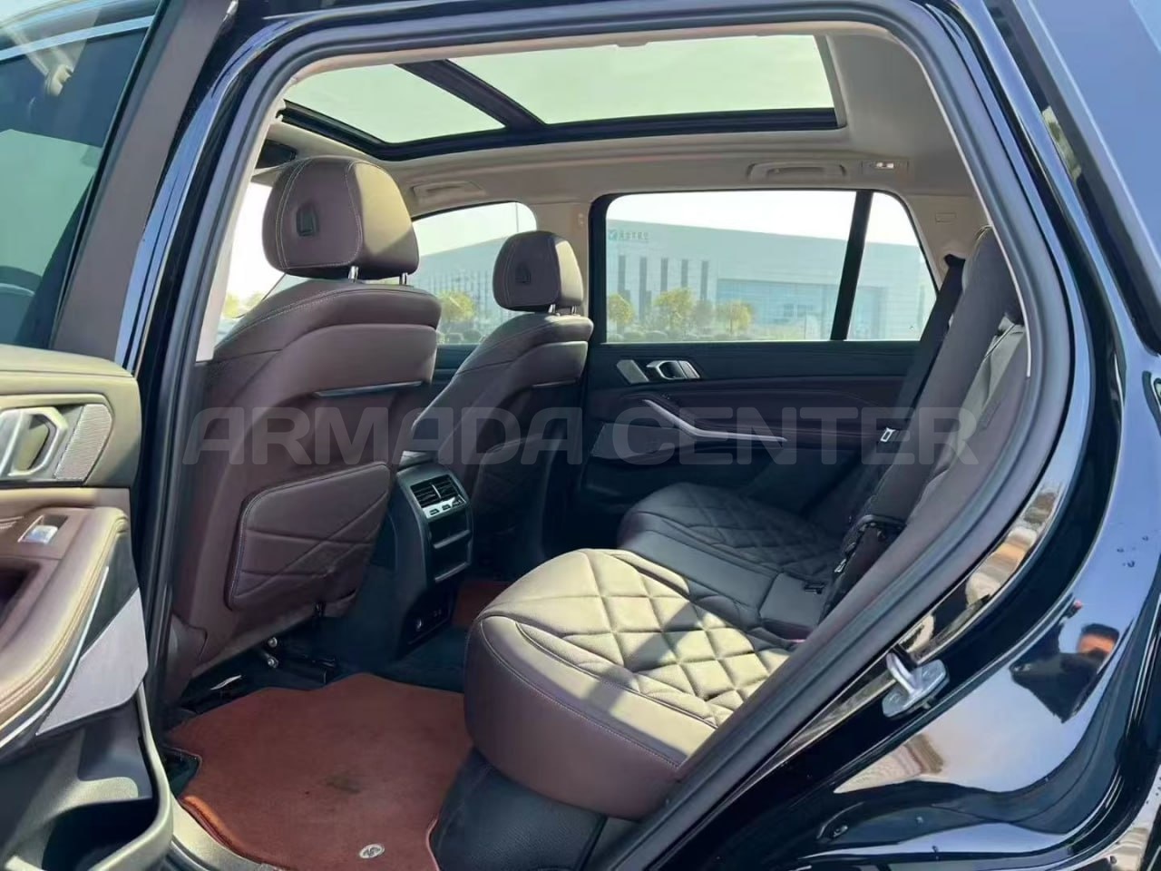 BMW X5 xDrive30Li Premium M Sport Package 2023 Additional View 3