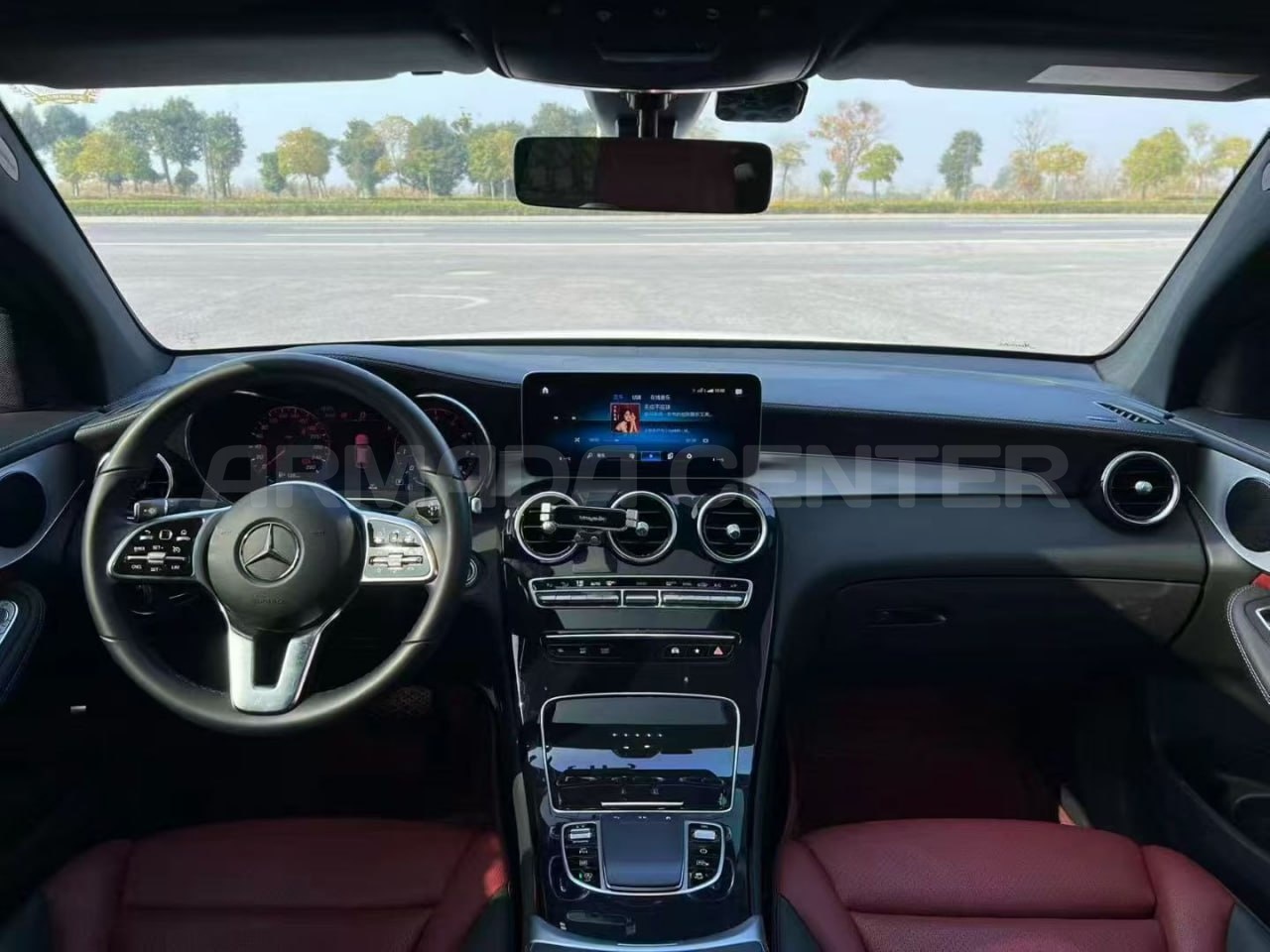 Mercedes-Benz GLC 260 4MATIC Coupe 2023 Detail View 2