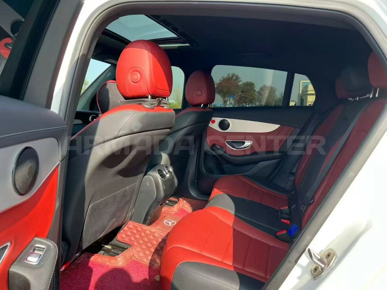 Mercedes-Benz GLC 260 4MATIC Coupe 2023 Detail View 4