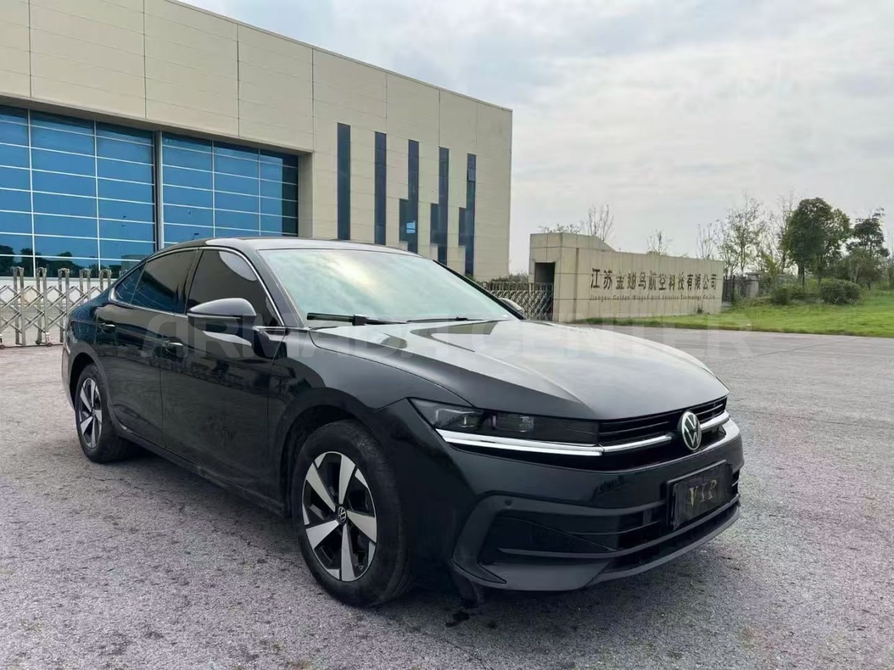 Volkswagen Passat B9 300TSI DSG Prestige Edition Side View