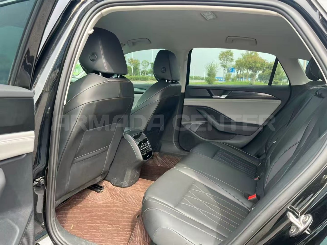 Volkswagen Passat B9 300TSI DSG Prestige Edition Detail View 4