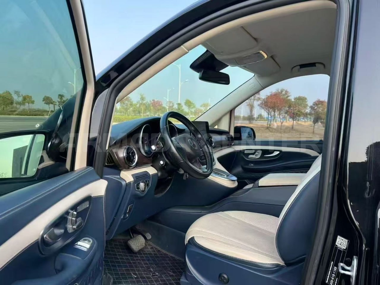 Mercedes-Benz V 260 Prestige Edition Detail View