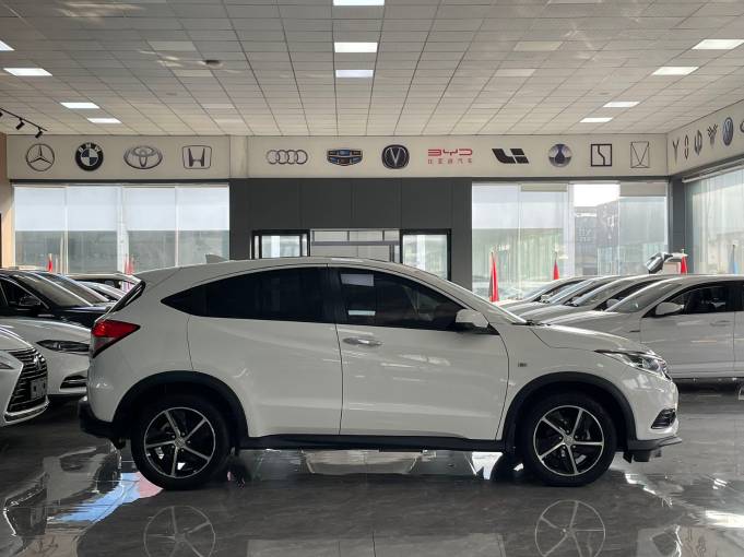 Honda Vezel 20 CVT Pioneer Edition 1.5L 131HP 2WD 2021 — изображение 4