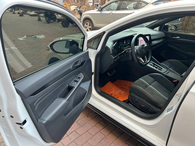 Volkswagen Golf 22 Volkswagen Golf 8 R -line 1.4T 150HP 2WD 2021 — изображение 23