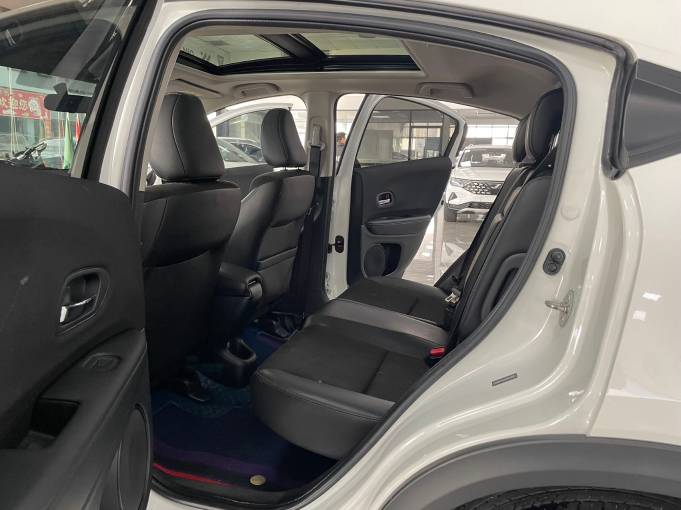 Honda Vezel 20 CVT Pioneer Edition 1.5L 131HP 2WD 2021 — изображение 17