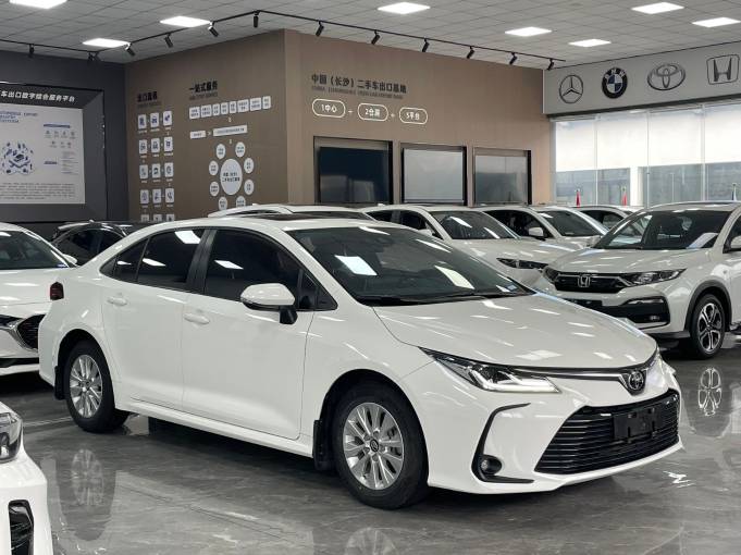 Toyota Corolla 21 TNGA CVT Elite Edition 1.5L 121HP 2WD 2021 — изображение 4