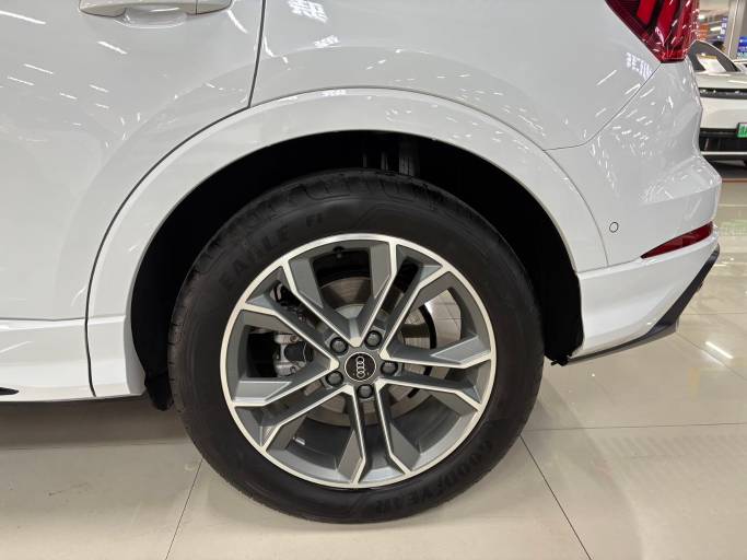 Audi Q3 1.4T 150HP 2WD 2023 | VIN 706784 — изображение 19