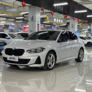 BMW 120Li 22 BMW 1 Series 120iM Modified Sport Shining Night 1.5T 140HP 2WD 2022