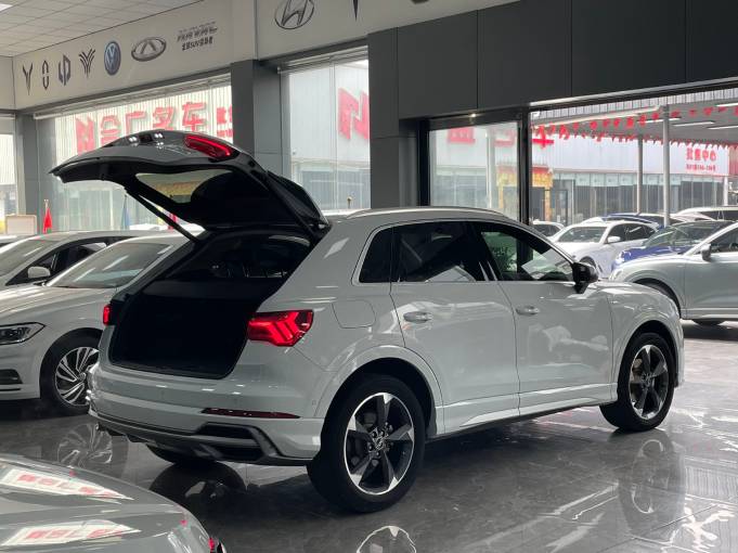Audi Q3 21 35TFSI Fashion Dynamic Type 1.4T 150HP 2WD 2021 — изображение 14