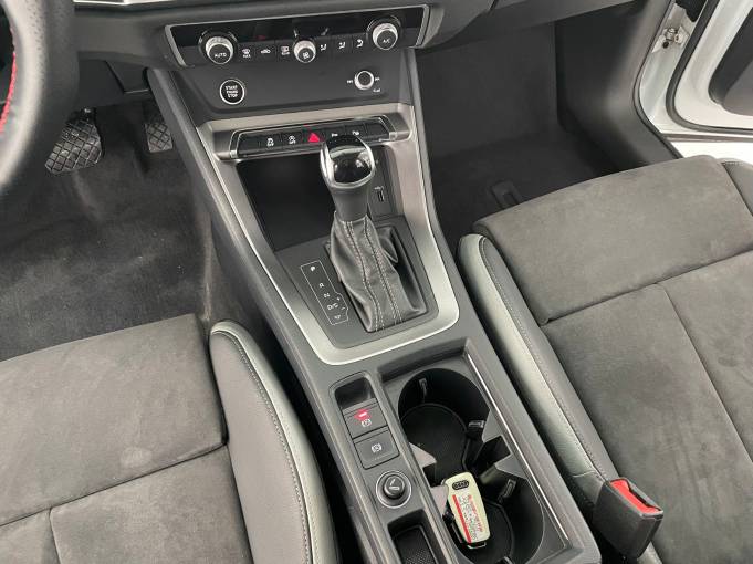 Audi Q3 21 35TFSI Fashion Dynamic Type 1.4T 150HP 2WD 2021 — изображение 17