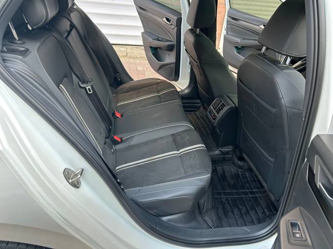 Volkswagen Golf 22 Volkswagen Golf 8 R -line 1.4T 150HP 2WD 2021 — изображение 7