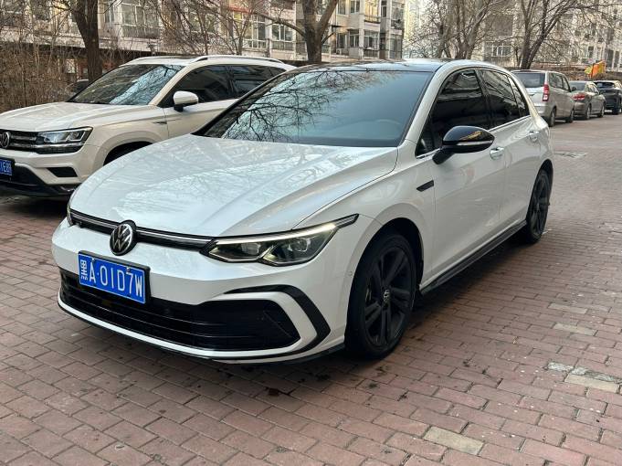 Volkswagen Golf 22 Volkswagen Golf 8 R -line 1.4T 150HP 2WD 2021