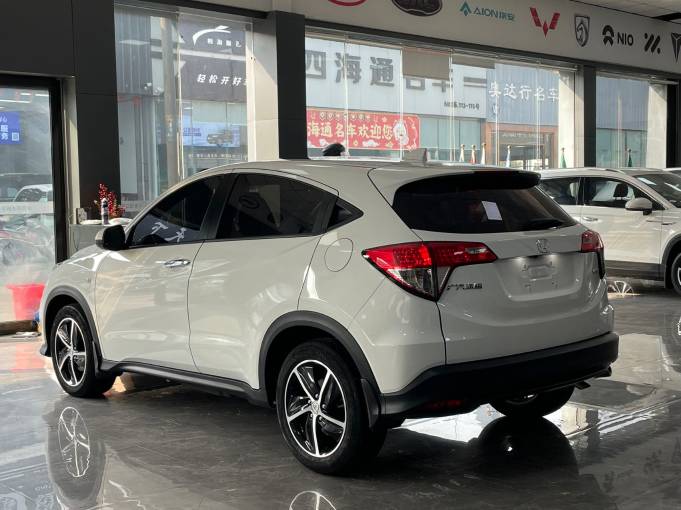 Honda Vezel 20 CVT Pioneer Edition 1.5L 131HP 2WD 2021 — изображение 2