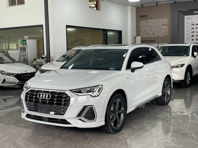 Audi Q3 21 35TFSI Fashion Dynamic Type 1.4T 150HP 2WD 2021