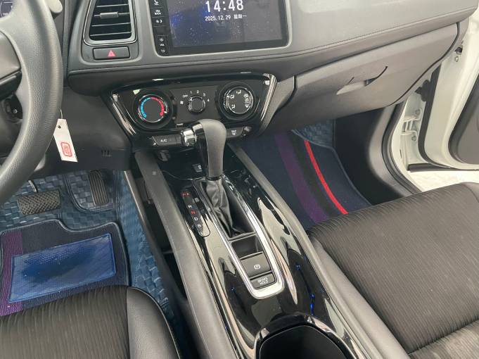 Honda Vezel 20 CVT Pioneer Edition 1.5L 131HP 2WD 2021 — изображение 12