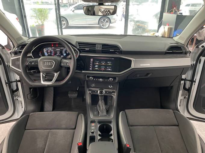 Audi Q3 21 35TFSI Fashion Dynamic Type 1.4T 150HP 2WD 2021 — изображение 11