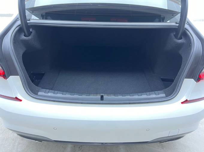 BMW 320Li 2.0T 156HP 2WD 2022 | VIN 475025 — изображение 8