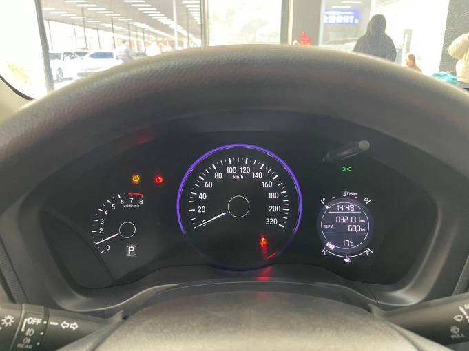 Honda Vezel 20 CVT Pioneer Edition 1.5L 131HP 2WD 2021 — изображение 8