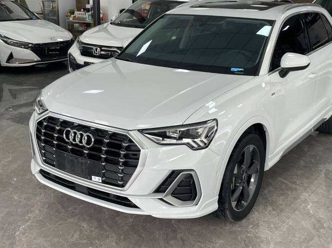 Audi Q3 21 35TFSI Fashion Dynamic Type 1.4T 150HP 2WD 2021 — изображение 3
