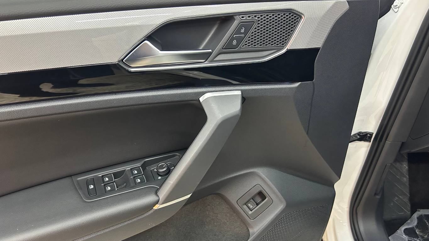 Volkswagen Tanyue 280TSI Luxury Intelligent Connection Edition 1.4T 150HP 2WD 2022 — изображение 8