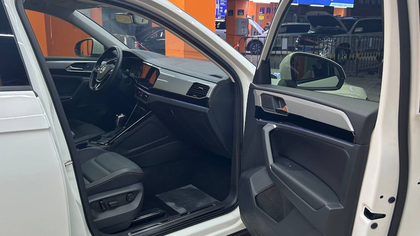 Volkswagen Tanyue 280TSI Luxury Intelligent Connection Edition 1.4T 150HP 2WD 2022 — изображение 9