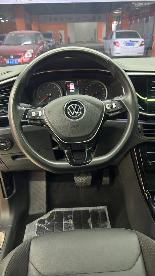 Volkswagen Tanyue 280TSI Luxury Intelligent Connection Edition 1.4T 150HP 2WD 2022 — изображение 13
