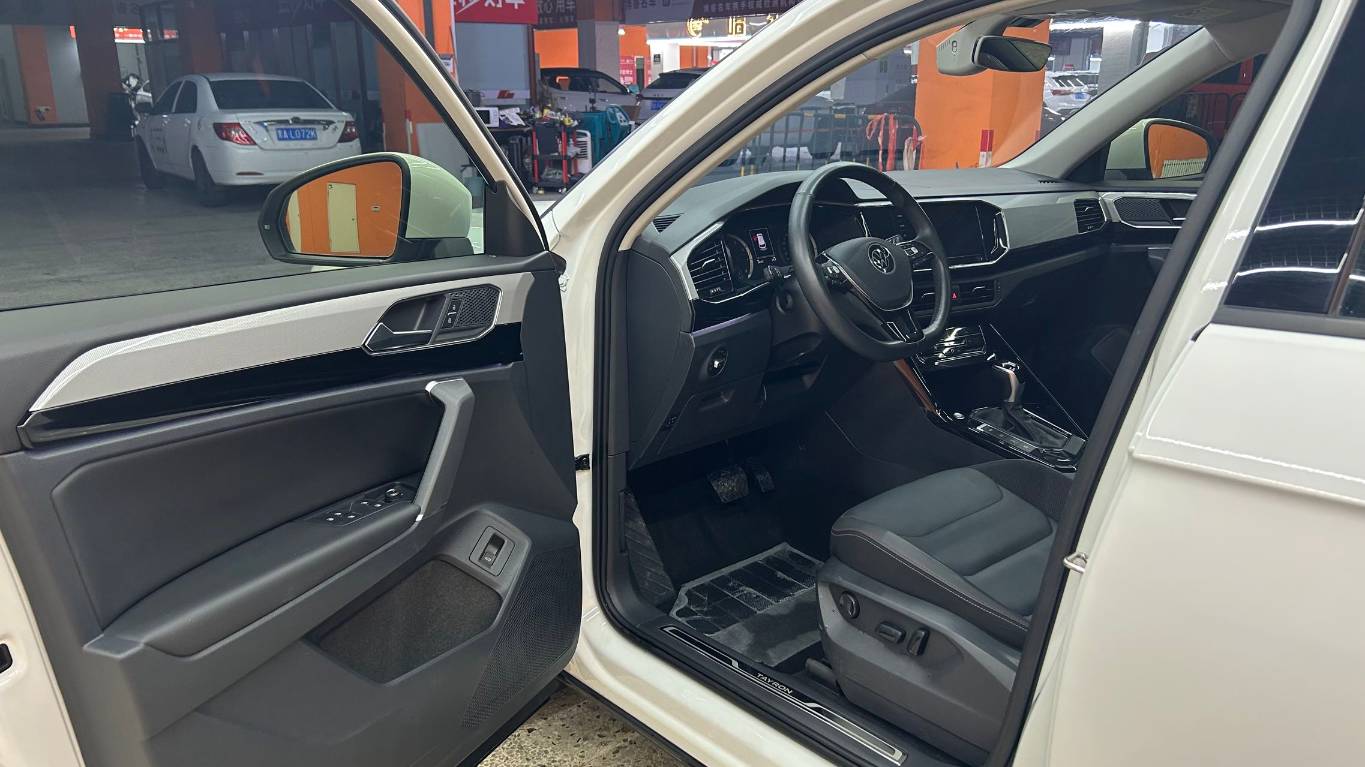 Volkswagen Tanyue 280TSI Luxury Intelligent Connection Edition 1.4T 150HP 2WD 2022 — изображение 20