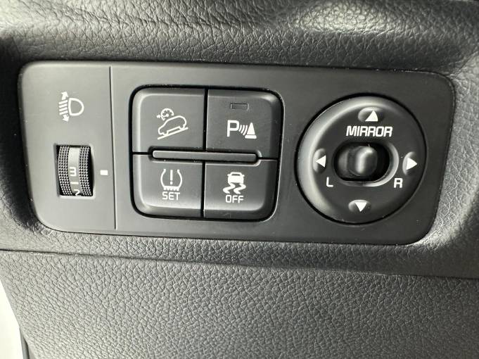 Kia Stonic 2021 1. 4L CVT Fun Enjoyment Sunroof Model | Арт. CN-11553 — изображение 13