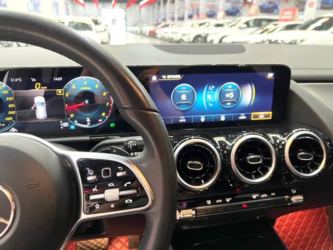 Benz GLA 2022 Mercedes -Benz GLA 180 | Арт. CN-11062 — изображение 14