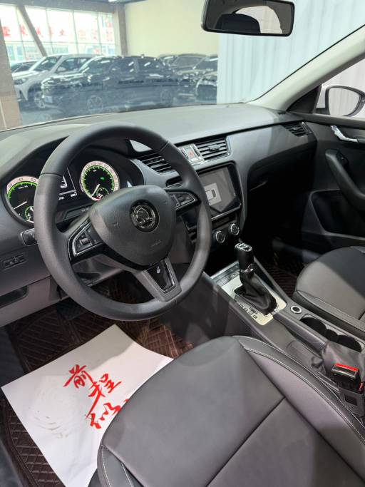 Skoda Octavia 2022 1. 5L Automatic Comfort Enjoyment Edition | Арт. CN-11603 — изображение 11