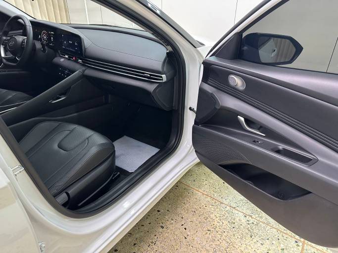 Hyundai Elantra 22 Modern Hyundai Elantra 1. 5L CVT LUX Noble Edition | Арт. CN-10889 — изображение 13
