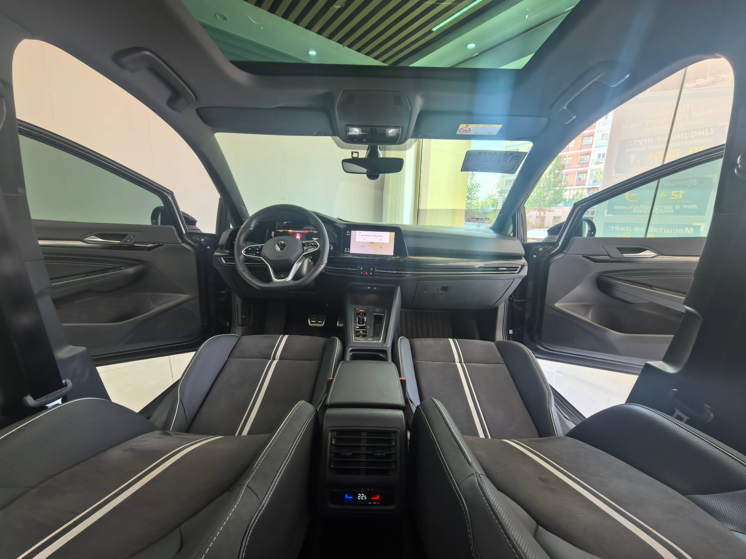 Volkswagen Golf 2023 Facelift 280 TSIDSG R-Line Lite | Арт. CN-11583 — изображение 17