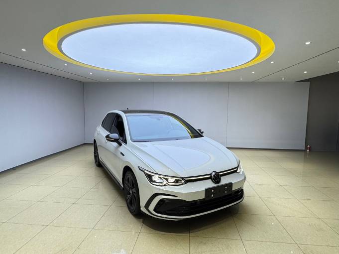 Volkswagen Golf 2023 280TSI DSG R-Line | Арт. CN-11673 — изображение 3
