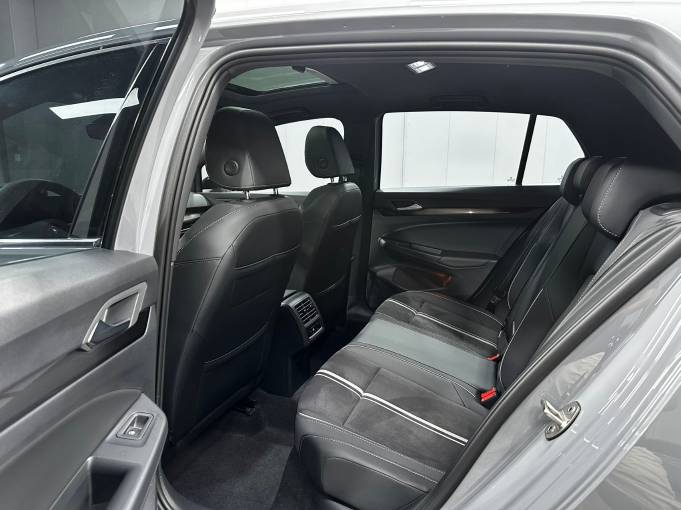 Volkswagen Golf 23 Volkswagen Golf 280TSI DSG R-Line Lite | Арт. CN-11126 — изображение 15