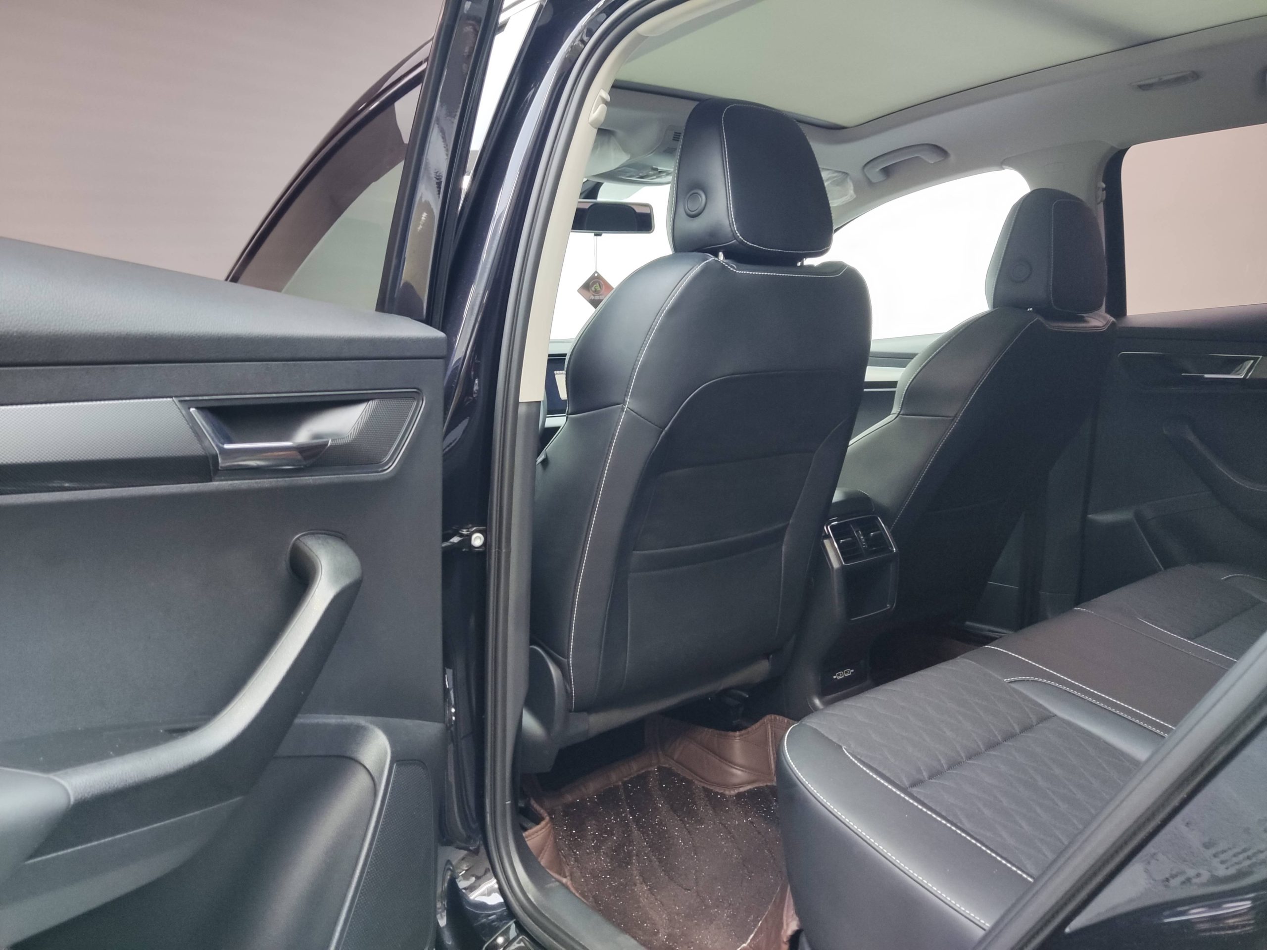 Skoda Karoq 2019 TSI280 Intelligent Mobility Premium Edition China VI Emission Standard | Арт. CN-10908 — изображение 16