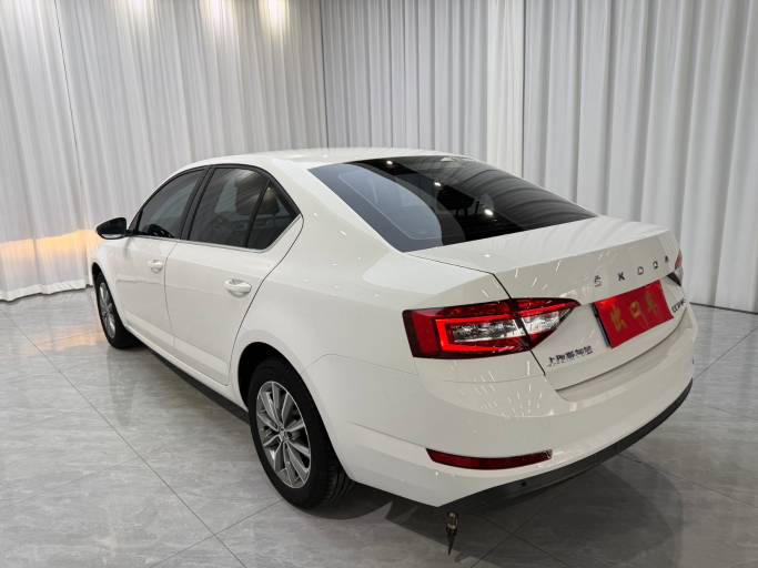 Skoda Octavia 2022 1. 5L Automatic Comfort Enjoyment Edition | Арт. CN-11603 — изображение 4