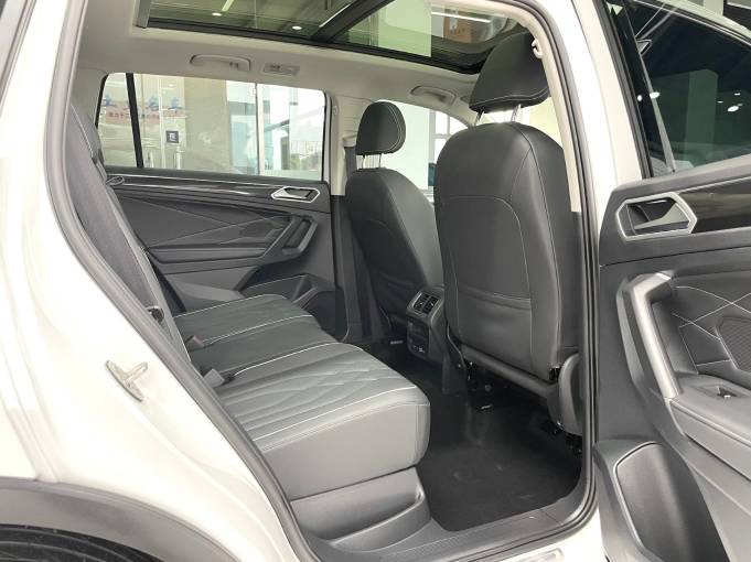 Volkswagen Tiguan L 2023 280TSI Automatic 2WD Trendy Creation Limited Edition | Арт. CN-11391 — изображение 14