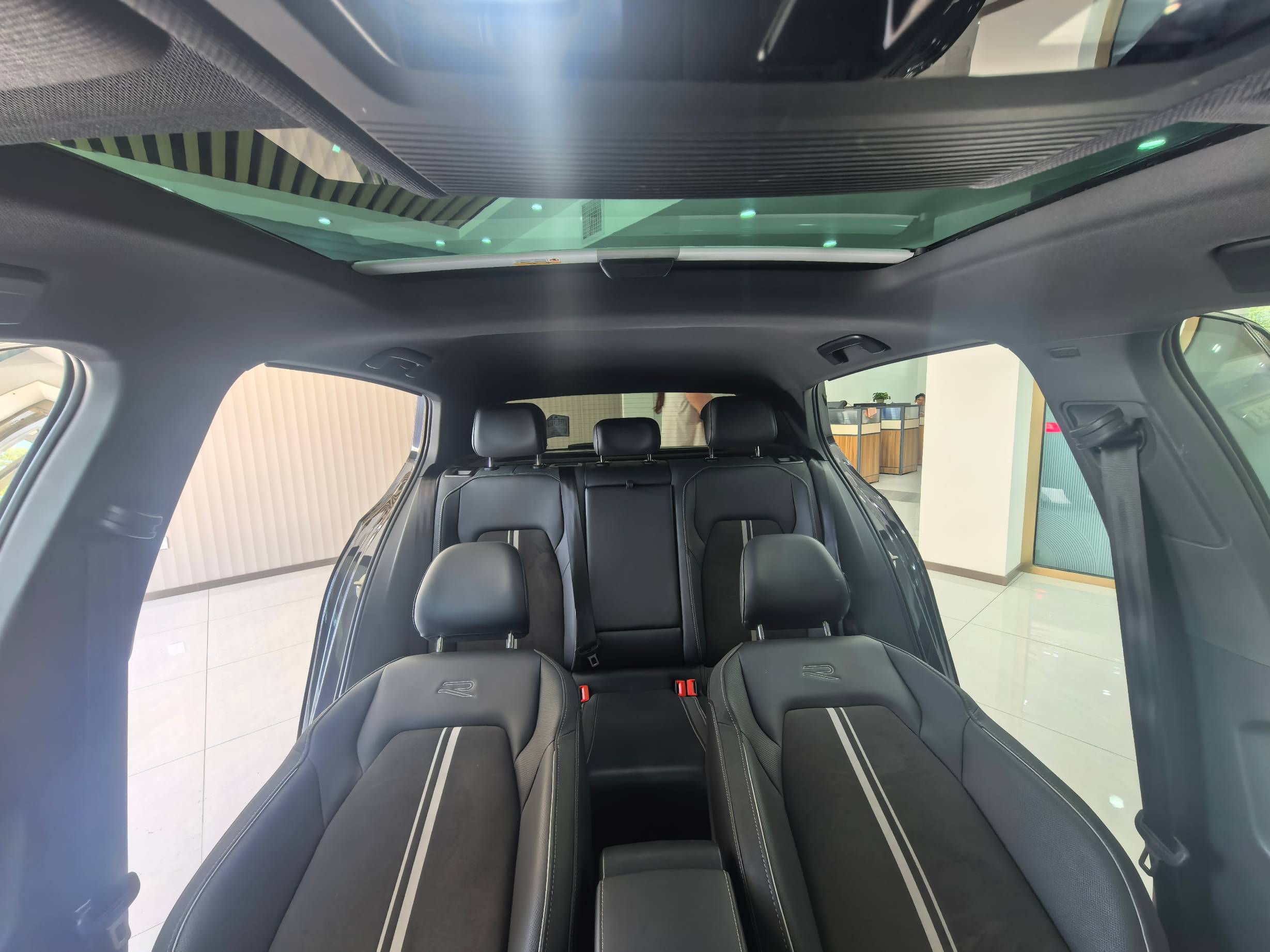 Volkswagen Golf 2023 Facelift 280 TSIDSG R-Line Lite | Арт. CN-11583 — изображение 18