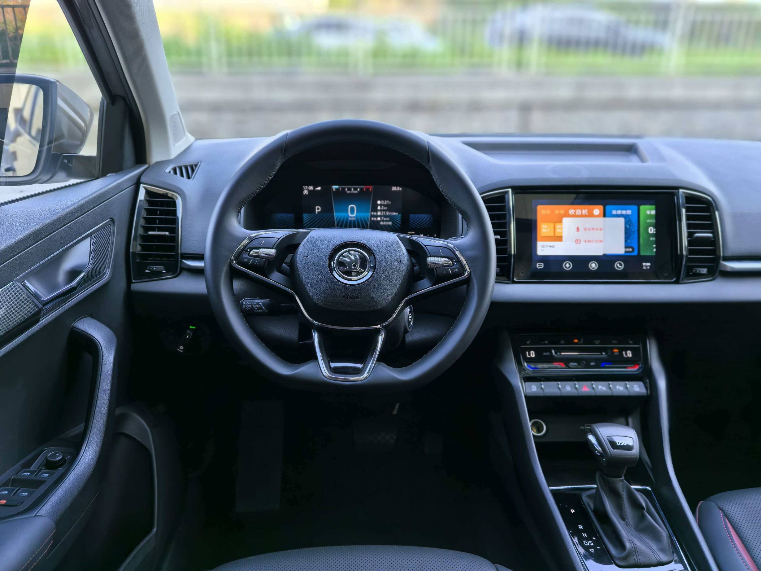 Skoda Karoq 2022 TSI280 Luxurious Enjoyment Edition | Арт. CN-11408 — изображение 11