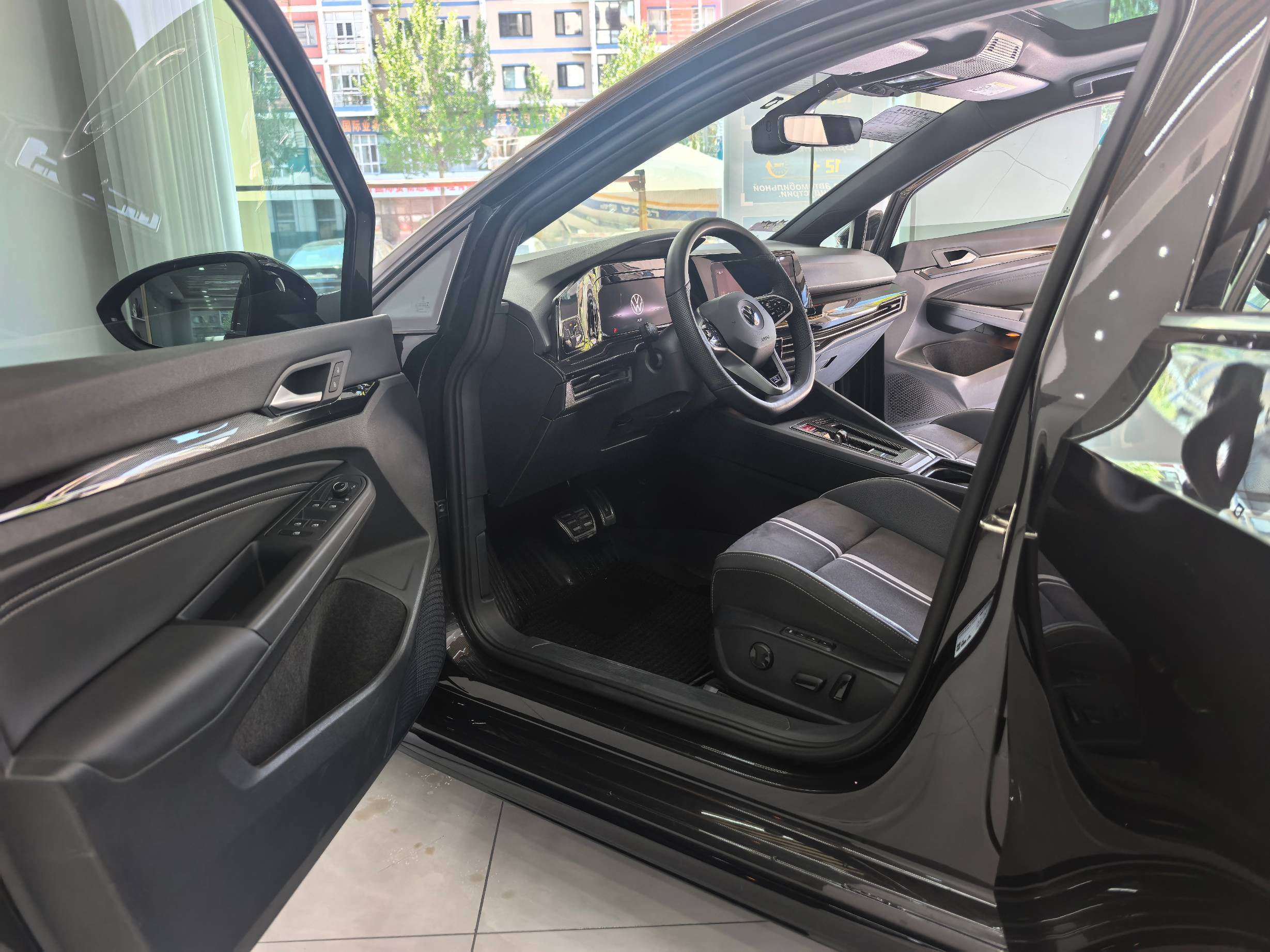 Volkswagen Golf 2023 Facelift 280 TSIDSG R-Line Lite | Арт. CN-11583 — изображение 11