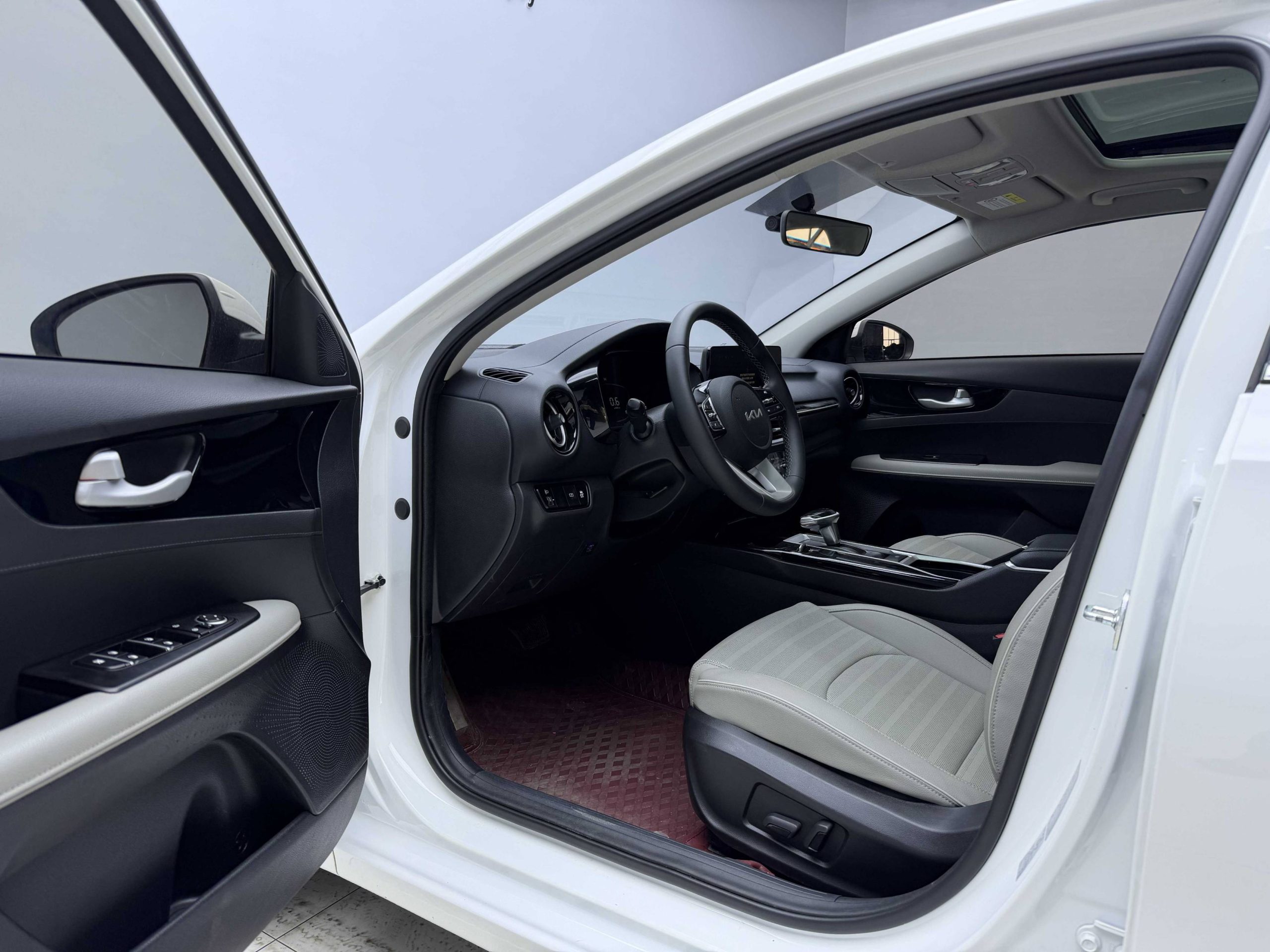 Kia K3 2023 1. 5L CVT Luxury Edition | Арт. CN-7069 — изображение 21
