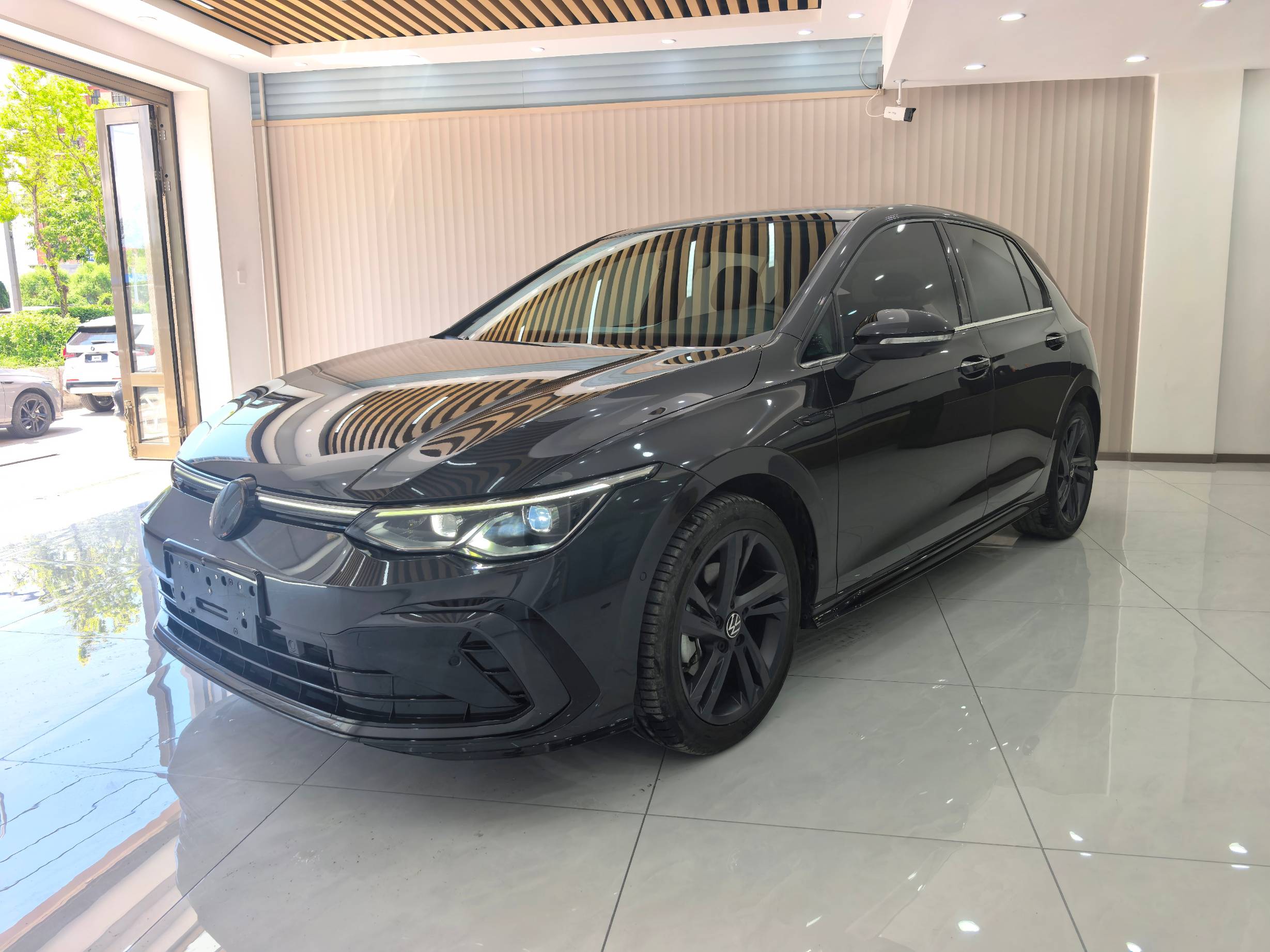 Volkswagen Golf 2023 Facelift 280 TSIDSG R-Line Lite | Арт. CN-11583 — изображение 3