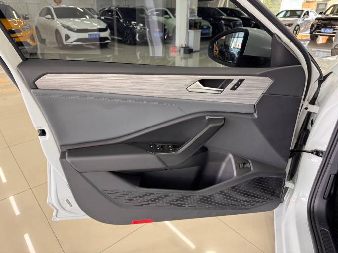 Volkswagen Sagitar 2023 280TSI DSG Transcendent Edition | Арт. CN-11586 — изображение 9