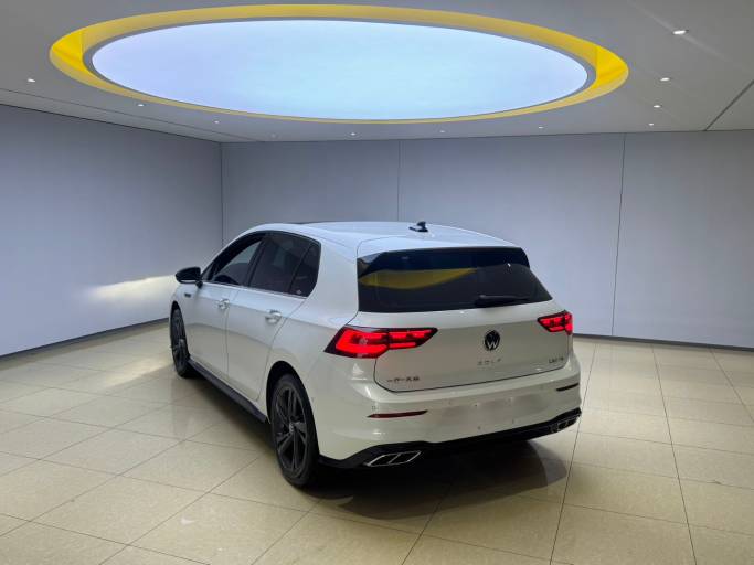 Volkswagen Golf 2023 280TSI DSG R-Line | Арт. CN-11673 — изображение 2